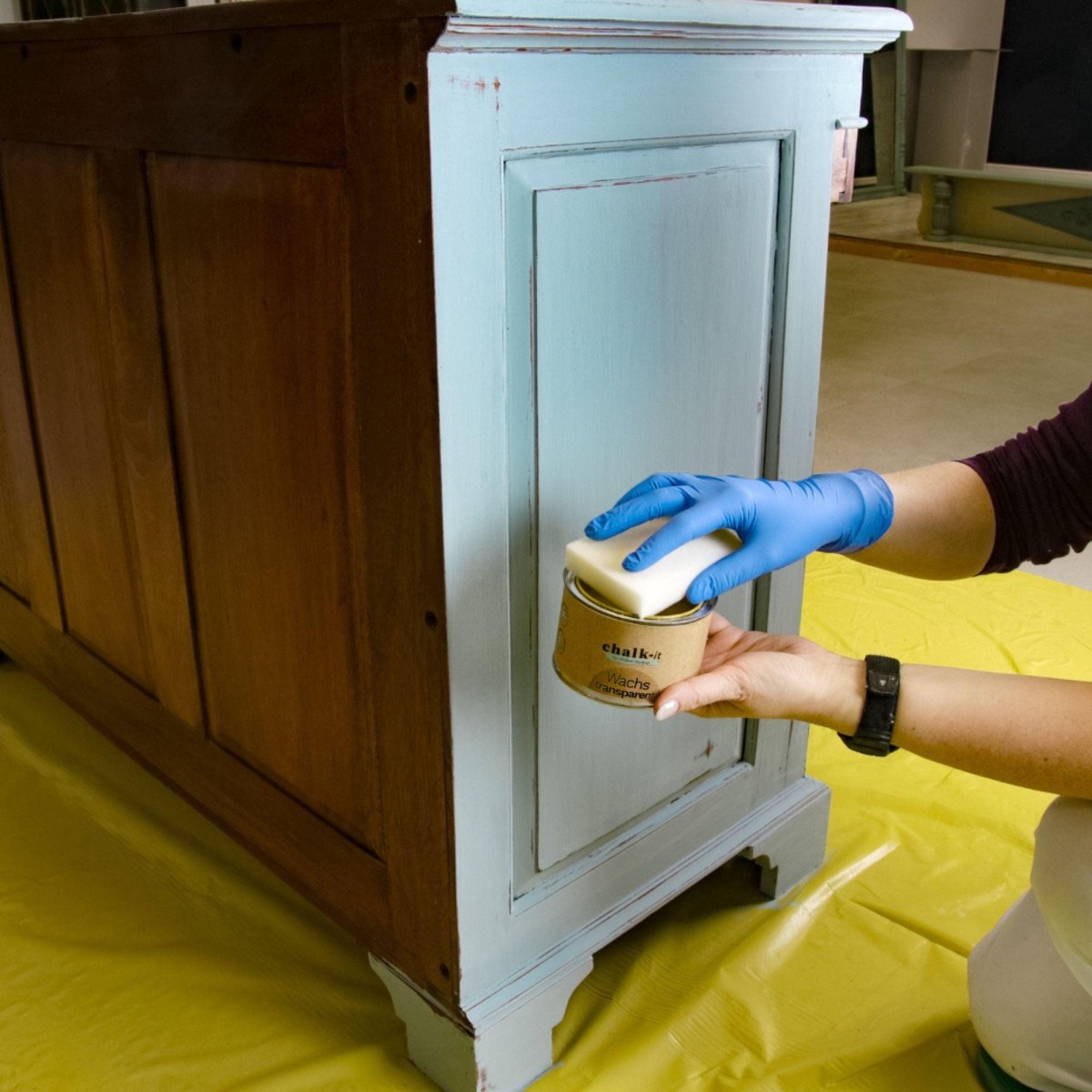 Versiegeltes Holz mit Kreidefarbe Finish