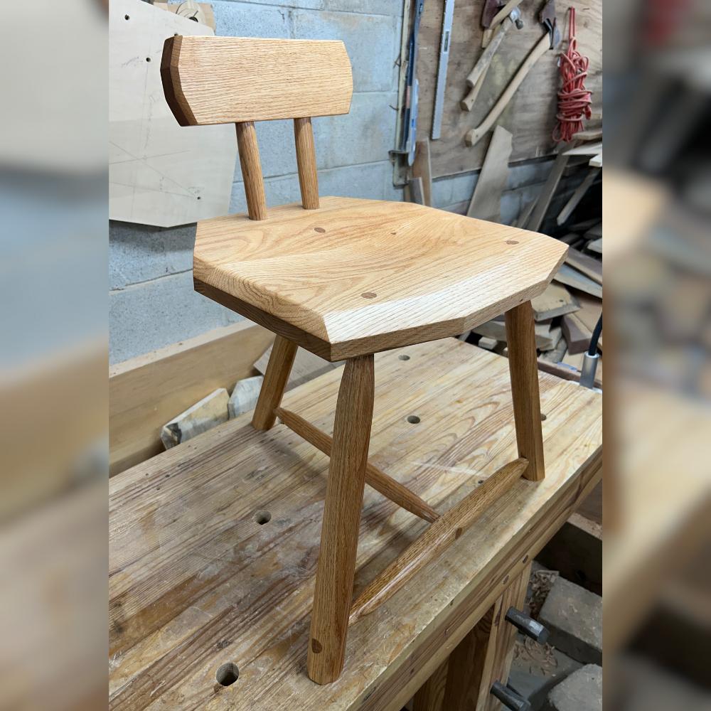 Rustikaler Holzstuhl selbst gebaut