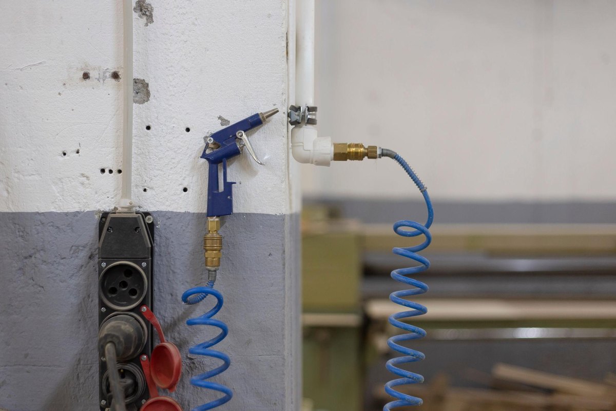 Druckluftsystem Werkstattwand