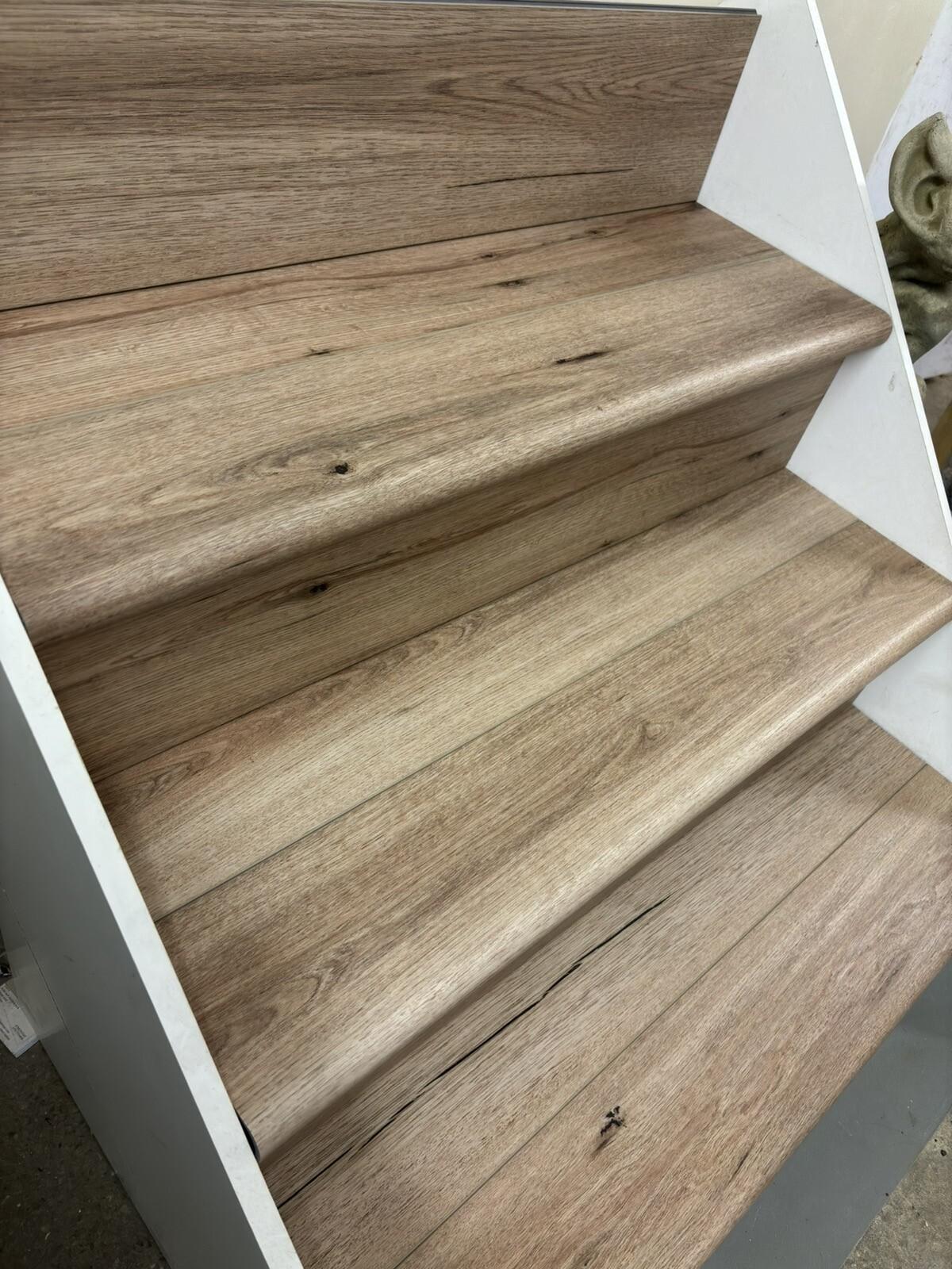 Robustes Laminat für Treppenstufen auswählen