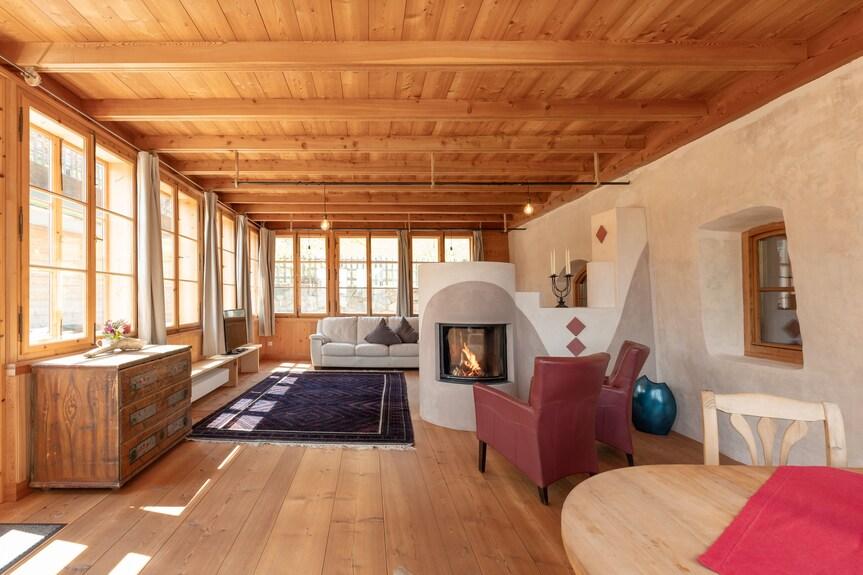 Holzdetails im Wohnraum neu betonen