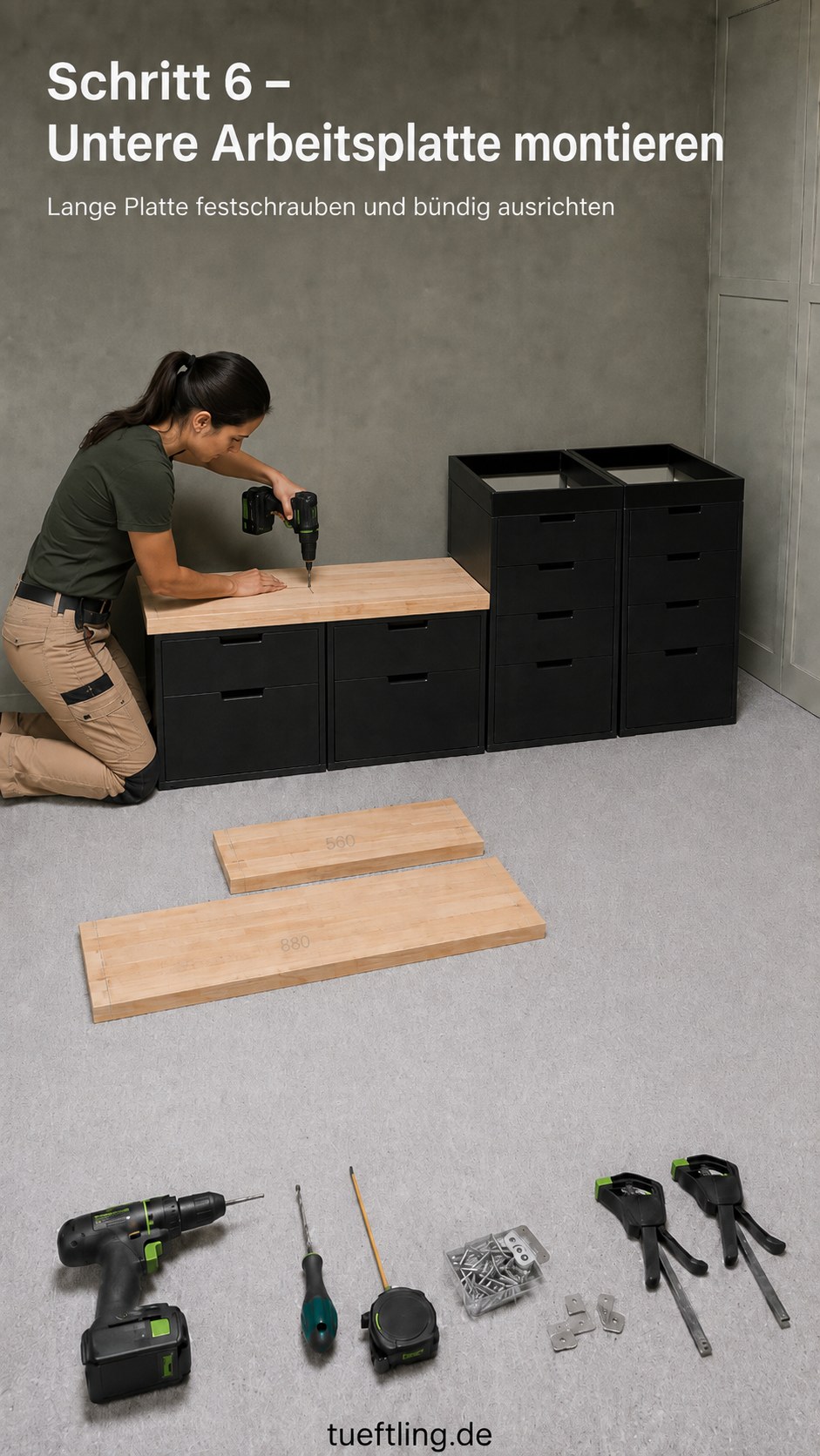 Die lange untere Arbeitsplatte des IKEA Hacks wird bündig auf die Module geschraubt