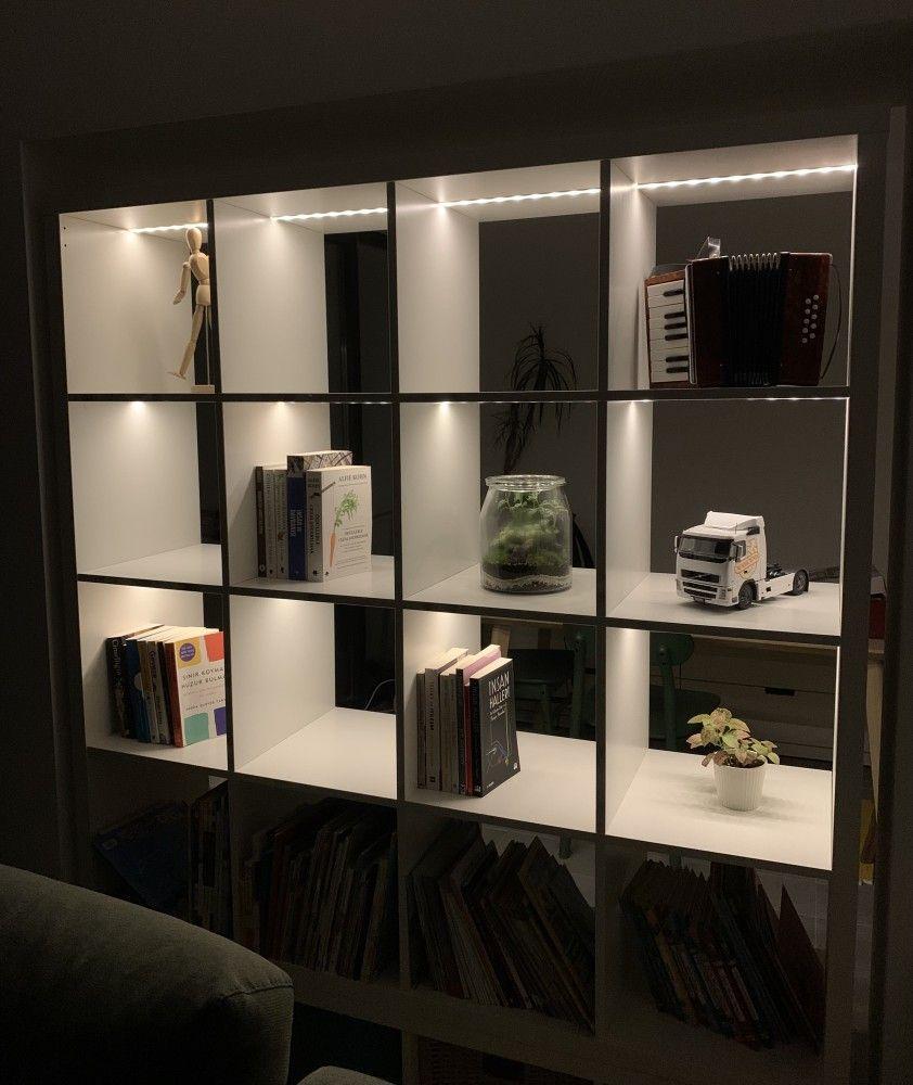 Kallax Bücherregal mit LED Licht