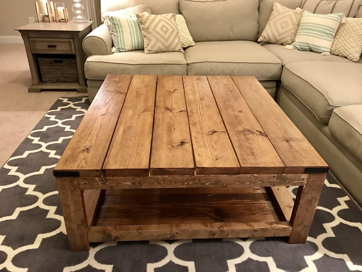Rustikaler Couchtisch aus Holz