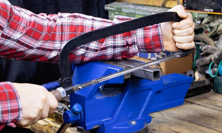 Sägen für Holz Metall