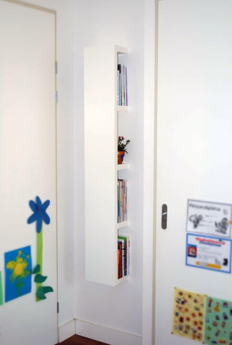 Schmales Bücherregal Nische