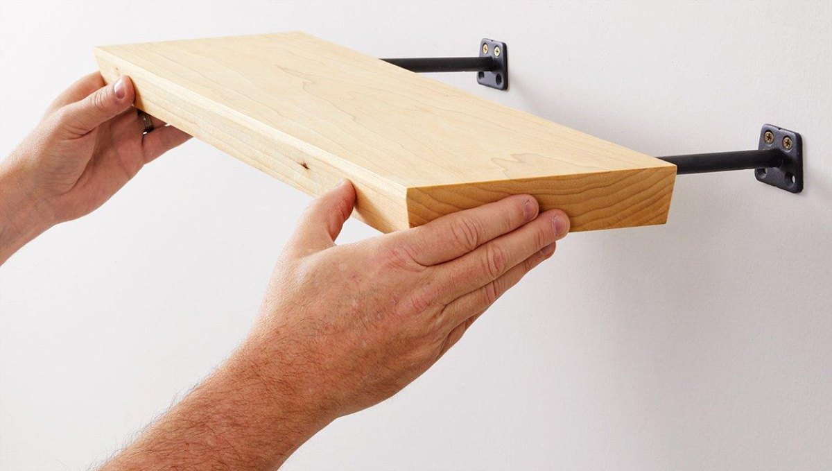 Holz Wandregal sicher befestigen