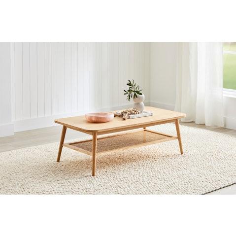 Skandinavischer heller Holz Couchtisch