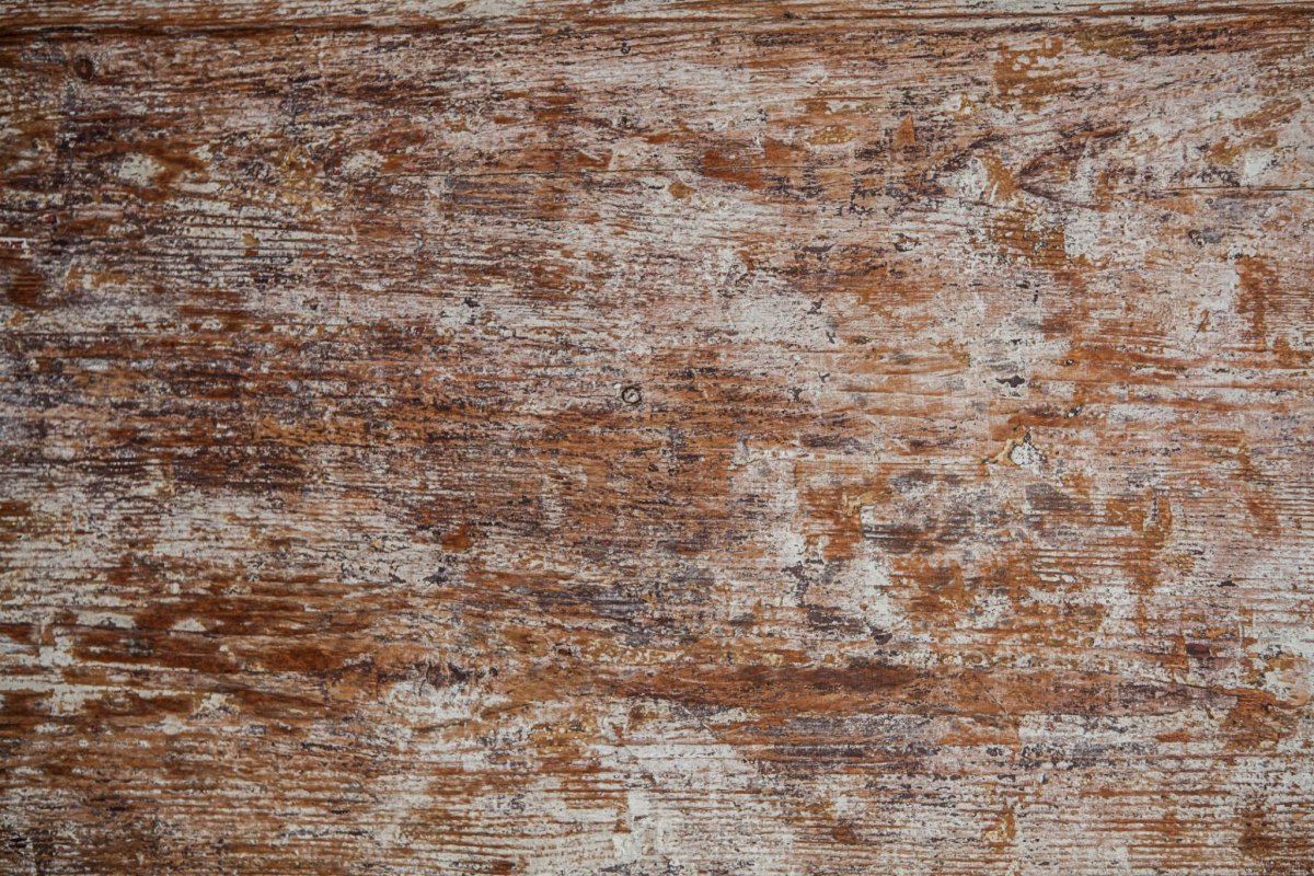 Strukturspuren auf altem Holz